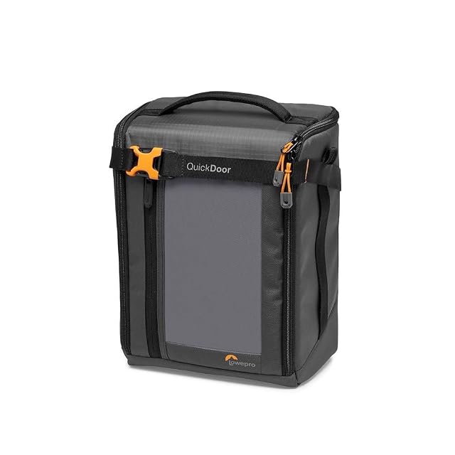 Lowepro GearUp Creator Box Large II abierta mostrando sus separadores y objetivos