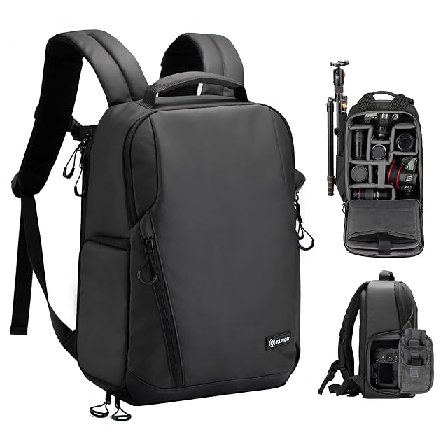 Mochila para cámara TARION TR-L con el acceso lateral abierto y la funda para la lluvia al lado