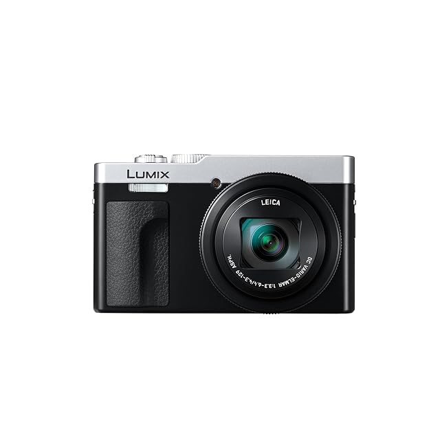 Compacta de viaje plateada Panasonic Lumix DC-TZ99 con su zoom extendido