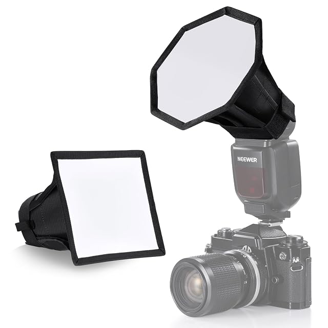 Pareja de softboxes NEEWER NS5P, una rectangular y otra octogonal, montadas en cabezales de flash